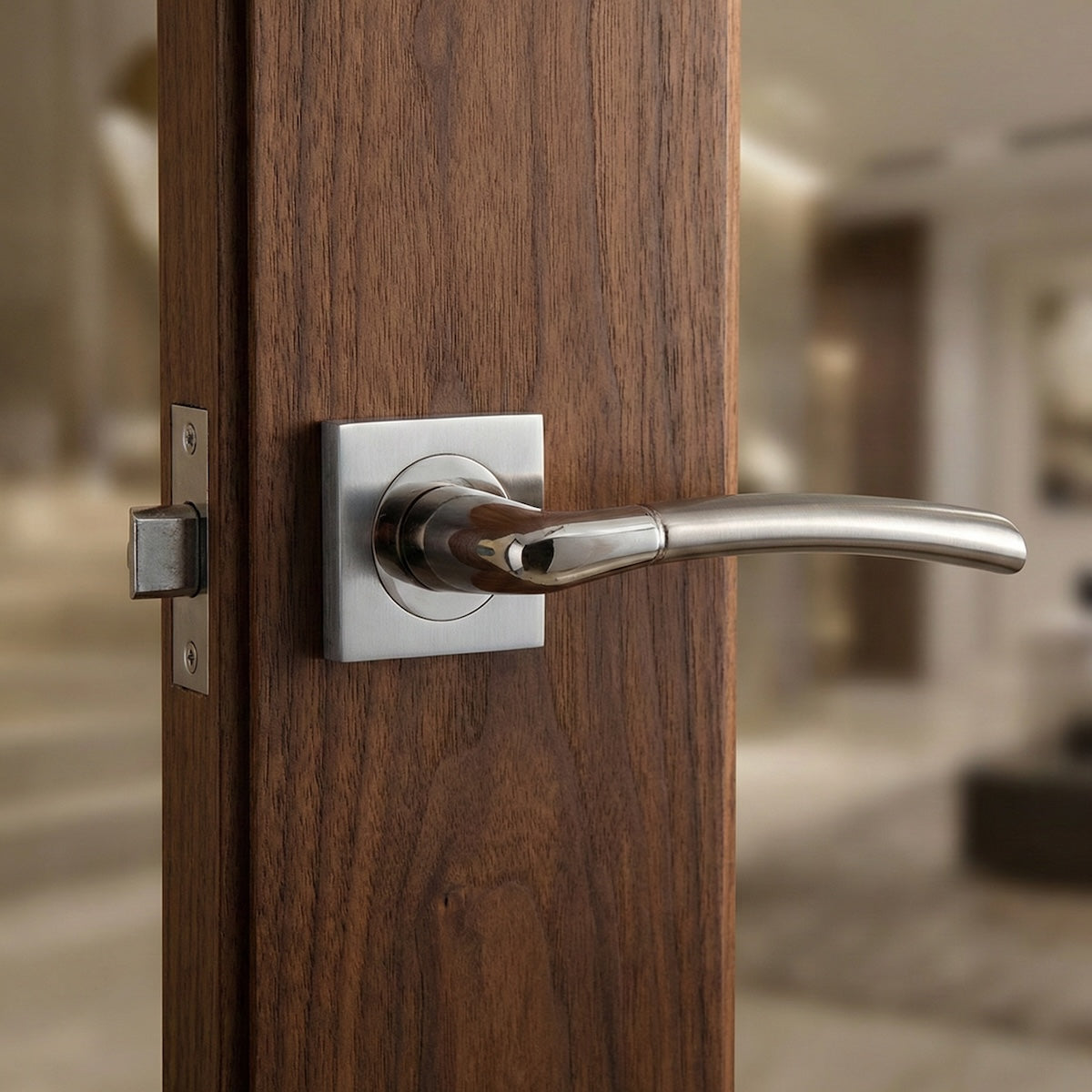Türklinke Modell '430A' aus Aluminium für Türen in Nickel kombiniert