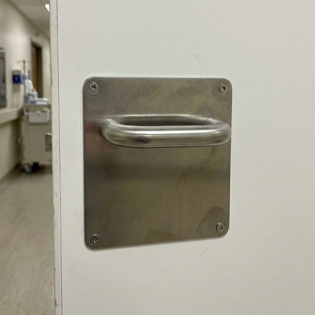Türklinke Modell '603' mit quadratischem 170mm Edelstahl-Schild für Türen