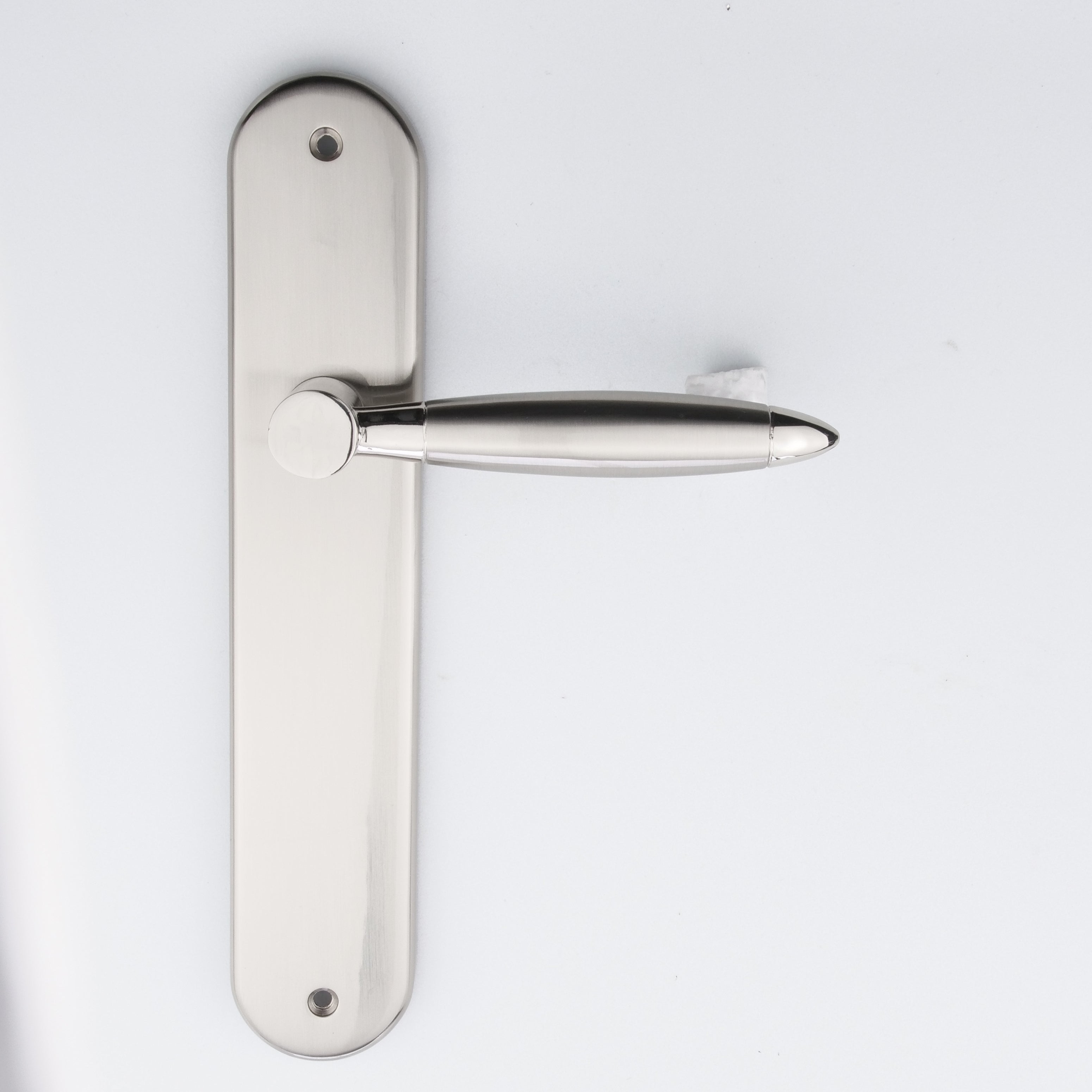 Türklinke aus Zamak mit ovalem Schild, Nickel kombiniert, für Türen Modell '630'